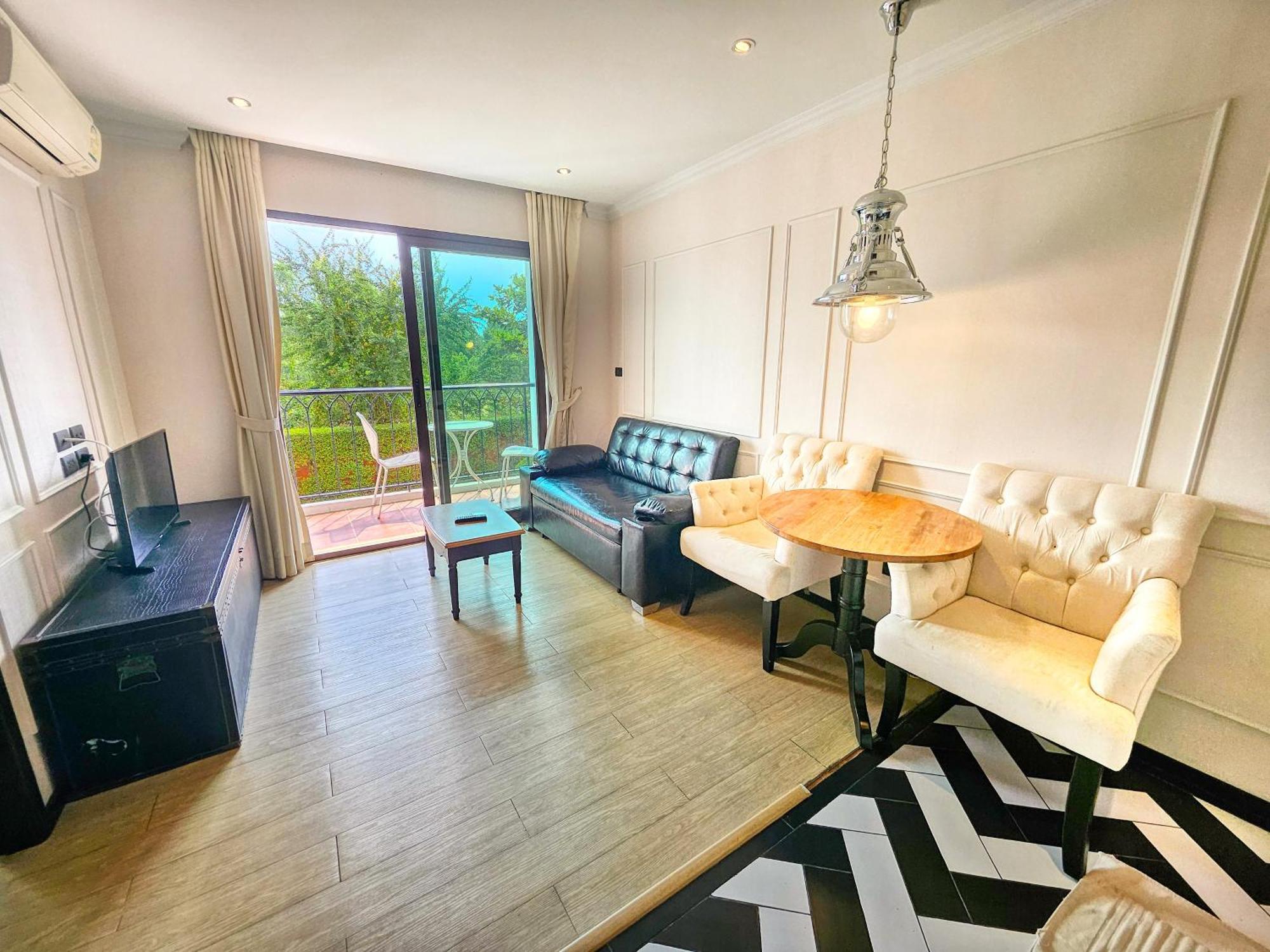 Venetian Residence Haat Jomtien Eksteriør bilde